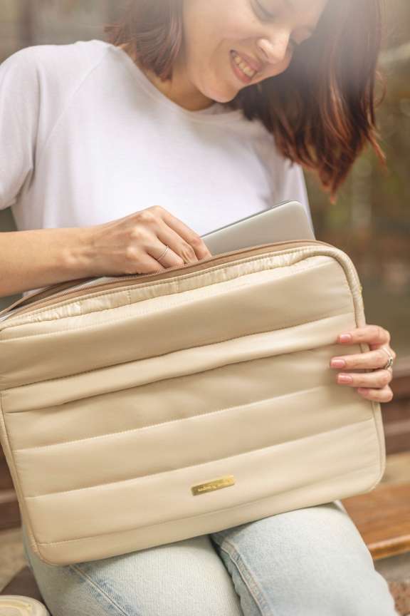 Sobre Notebook Lola Beige de 15´´