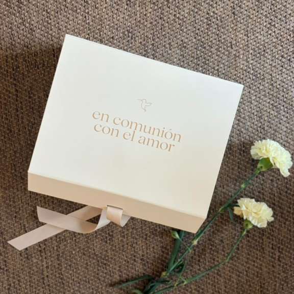 Caja En Comunión con el Amor